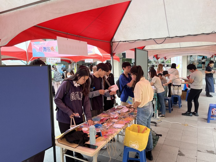 112-2「解憂雜貨店」系列活動二—祝福小卡心衛推廣活動圖片