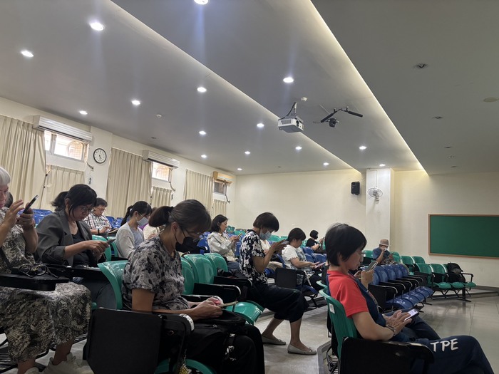 114-1【藝術學院】教導師知能研習：不只陪伴也要安心：校園危機事件中的自我照顧與資源運用圖片