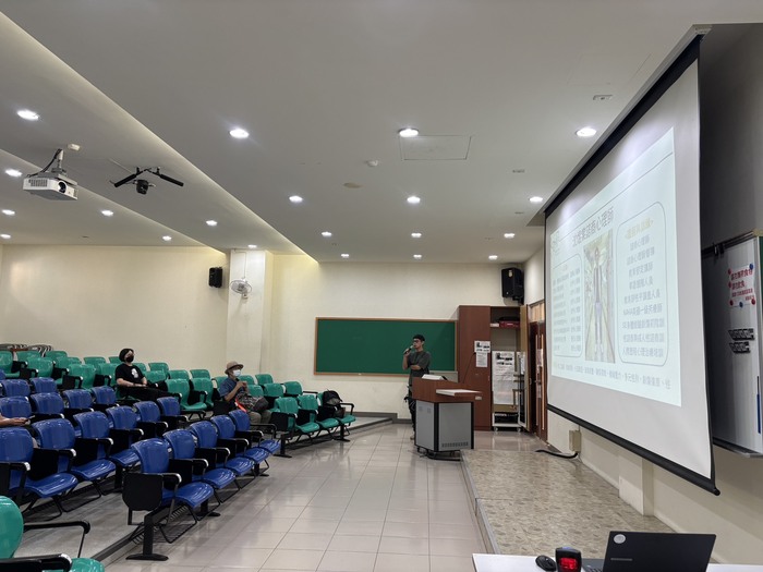 114-1【藝術學院】教導師知能研習：不只陪伴也要安心：校園危機事件中的自我照顧與資源運用圖片