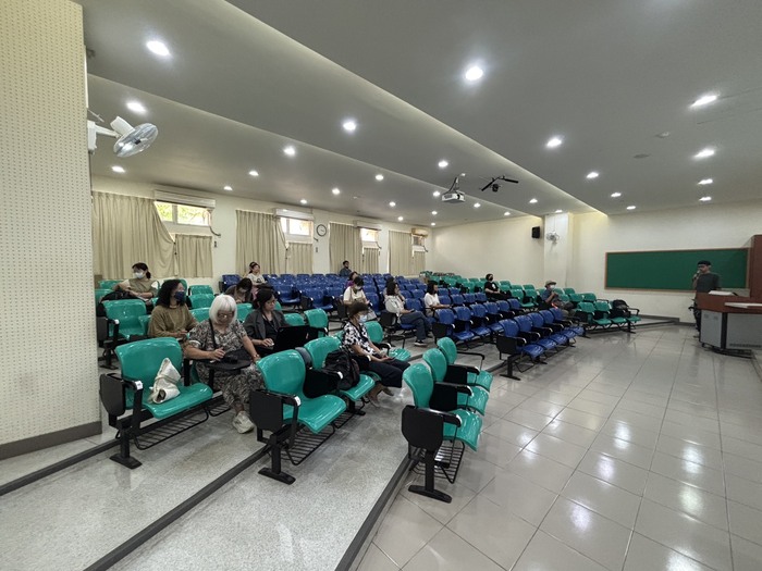 114-1【藝術學院】教導師知能研習：不只陪伴也要安心：校園危機事件中的自我照顧與資源運用圖片