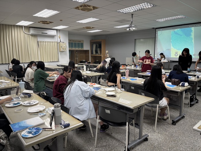 114-2把焦慮交給海：肌理畫療癒工作坊圖片