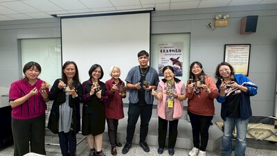 114-1導師輔導知能研習「看見生命的亮點」漂流木藝術生命工作坊圖片